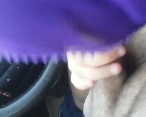 turkish amateur  turbanli kurt kadin araba adami bosaltiyor