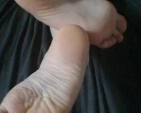 Il ne peut pas s'en empêcher. Que feriez-vous à sa place ? ????