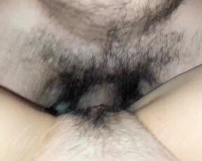 Riprendo il BULL mentre mi scopa e mi sborra sulla figa pelosa! ???????????? POV - Grande sborrata