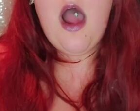 Nicki Pie smoking masturbation with Eve 120s